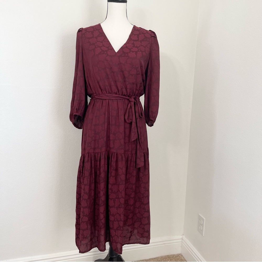Banana Republic Jacquard Tiered Midi Dress Burgundy Floral Tie waist. Size S